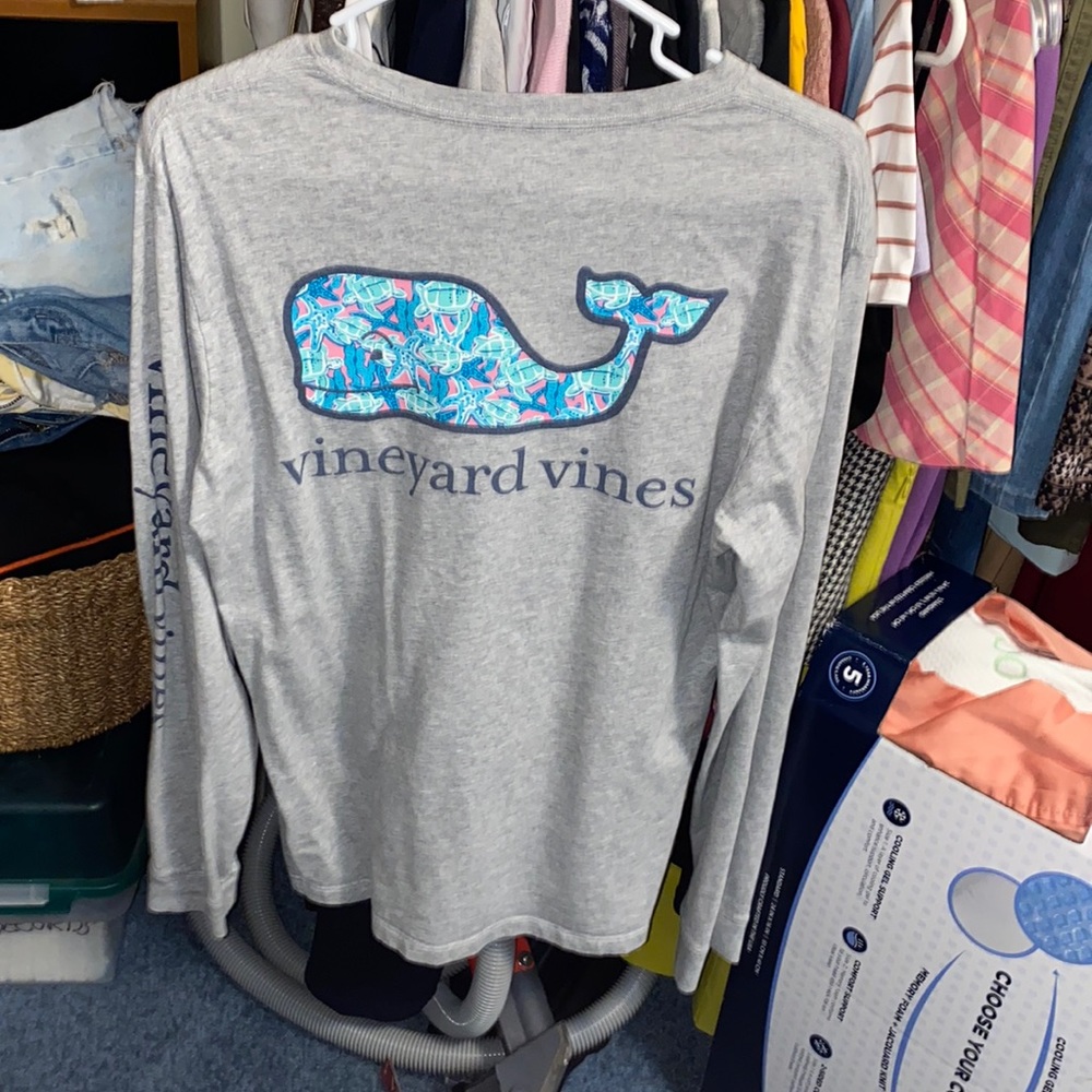 Grey Vineyard Vines long sleeve tee